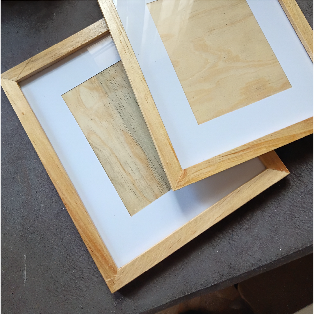 Natural Brown Wooden Cypress Photo Frame – Rustic Wall Décor for Photos, Art & Certificates