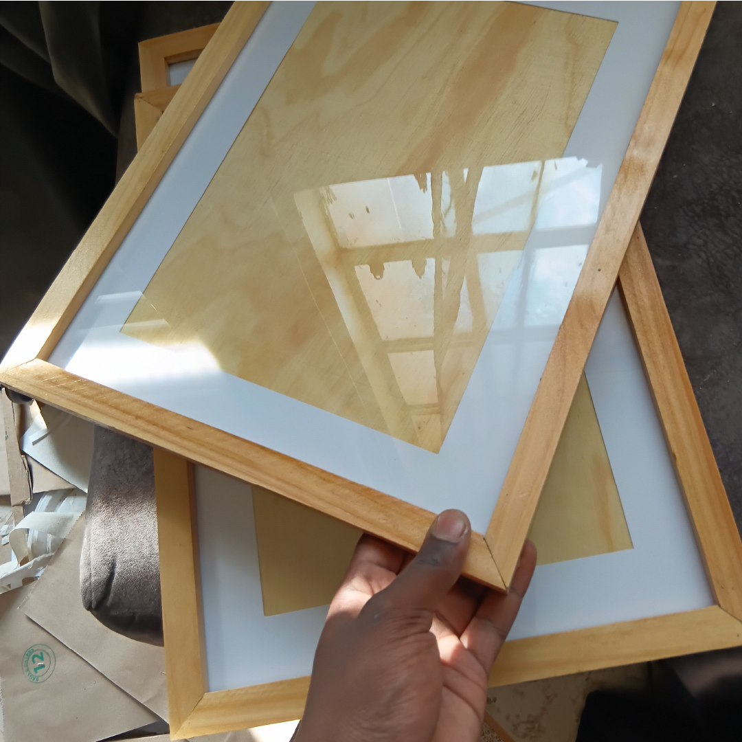 Natural Brown Wooden Cypress Photo Frame – Rustic Wall Décor for Photos, Art & Certificates