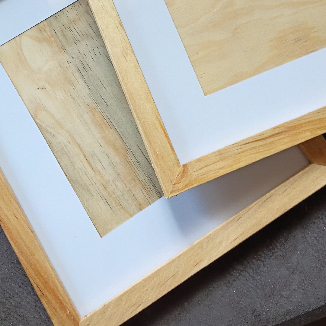 Natural Brown Wooden Cypress Photo Frame – Rustic Wall Décor for Photos, Art & Certificates